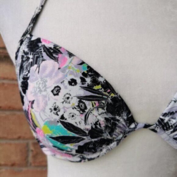 Victoria's Secret bikini top - Picture 2 of 6